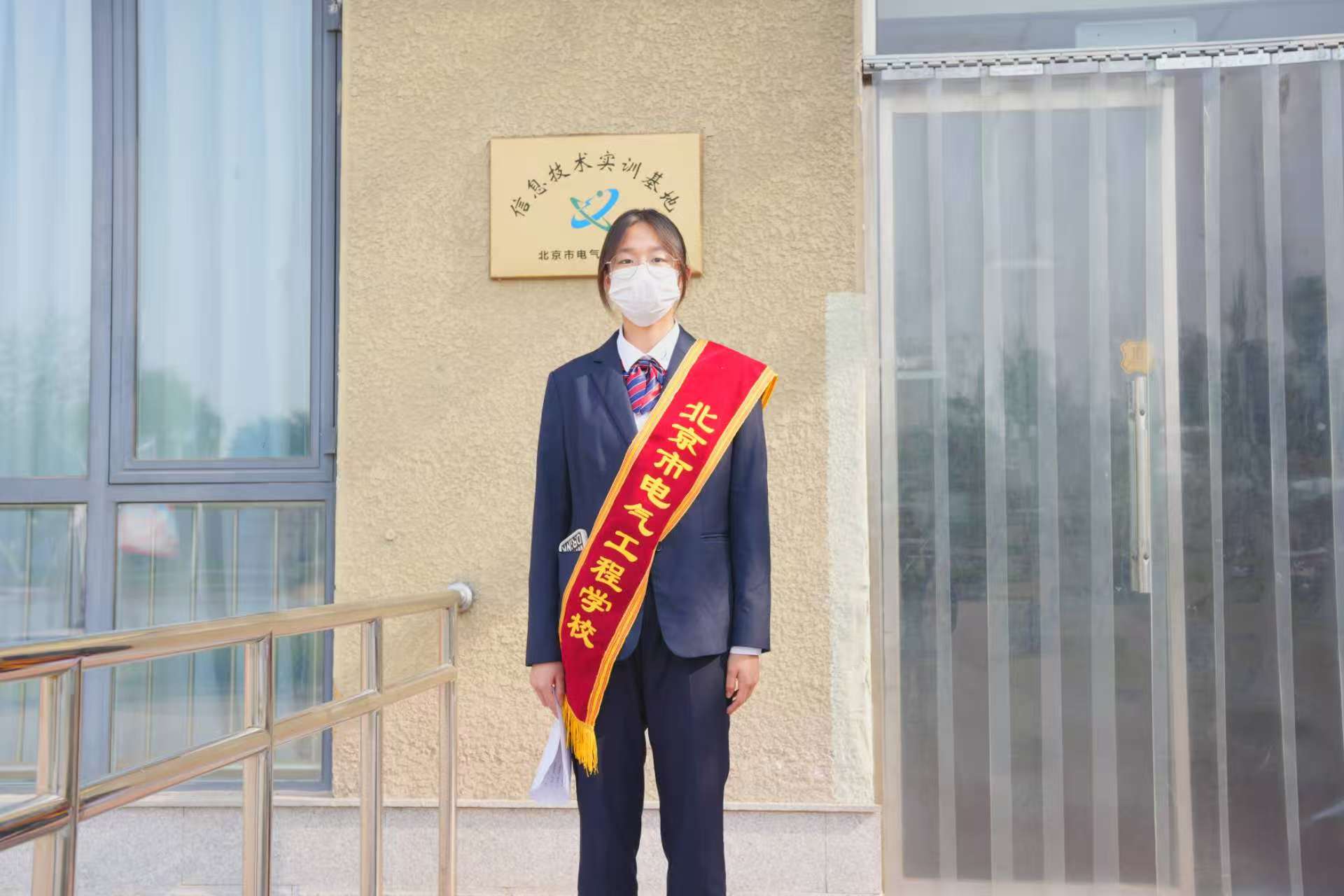 一楼侧门志愿者